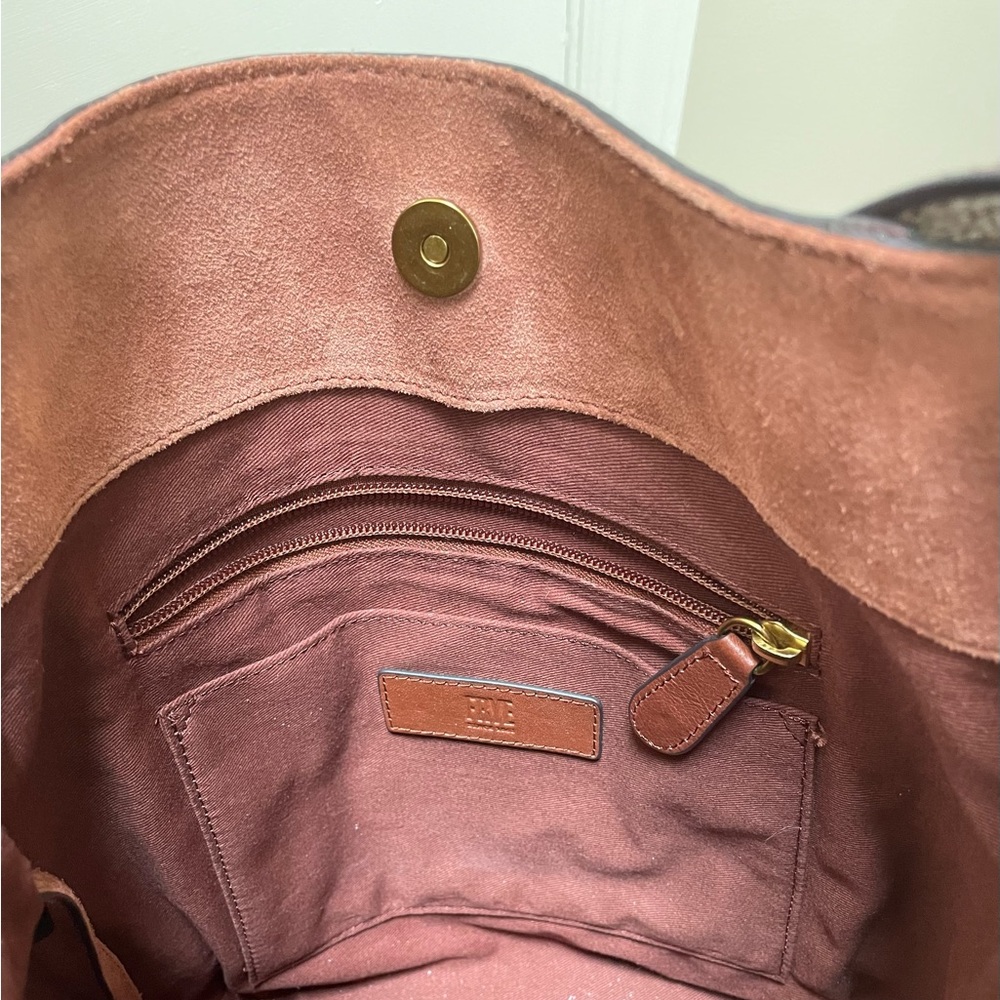 Frye Elegant Brown Hobo Bag - Picture 7 of 12